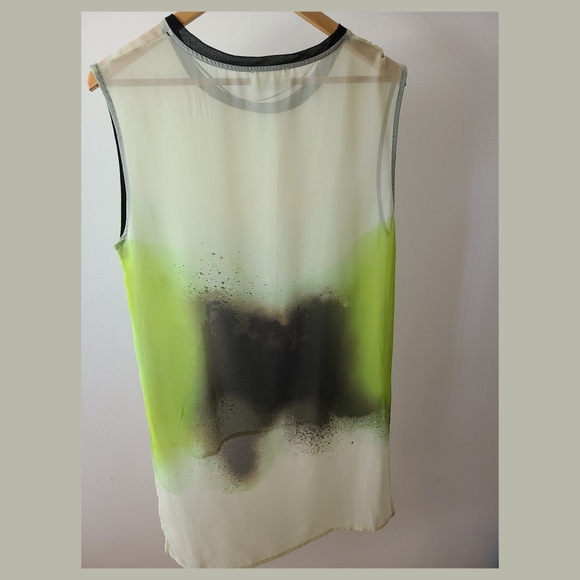 Sleeveless sheer shirt - Picture 3 of 3